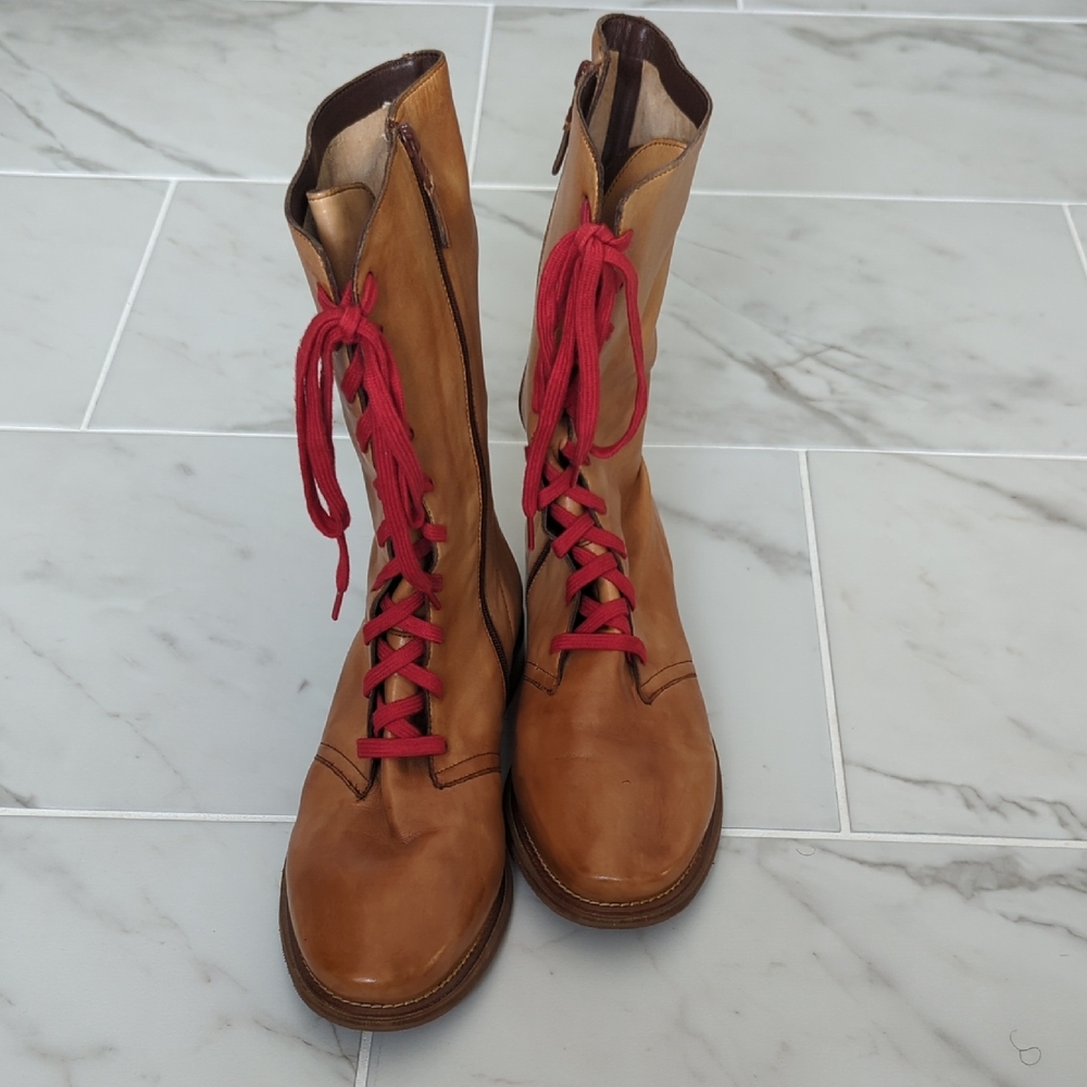 Nike Tan Leather Boots with Red Laces